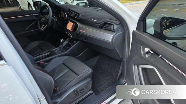 Audi Q3 (F3) 2022 Белый из Кореи, фото 4