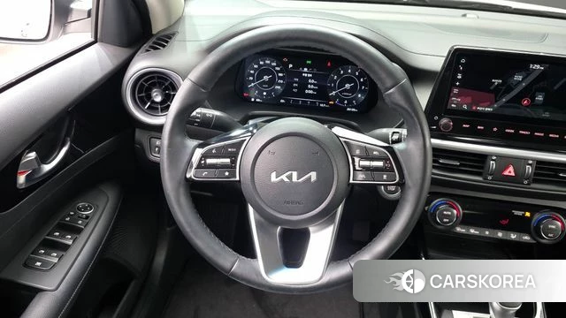 Kia The New K3 2nd generation 2022 Белый из Кореи, фото 4