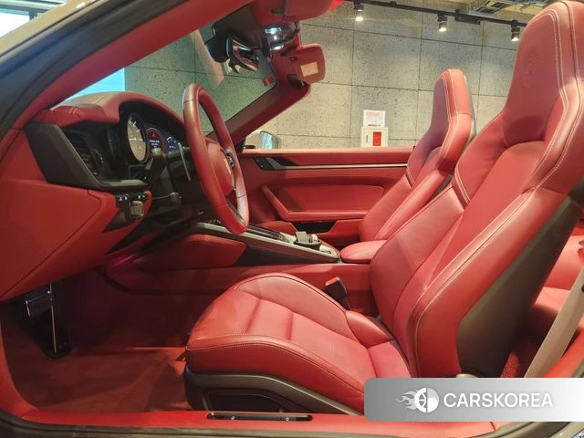 Porsche 911(992) 2024 Серебристо-серый из Кореи, фото 4