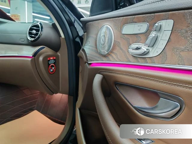 Mercedes-Benz E-Class 2021 Черный из Китая, фото 4
