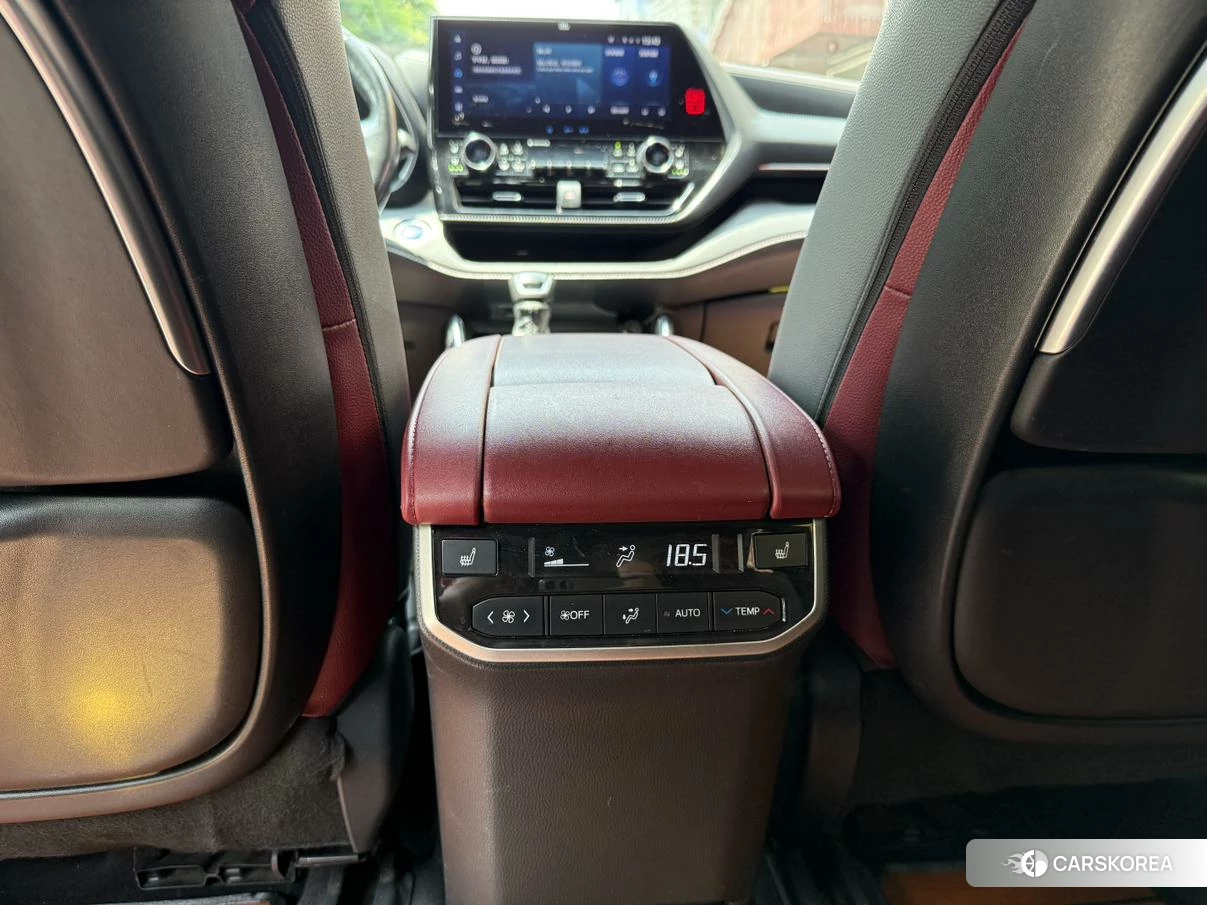 Toyota Crown 2021 Черный из Китая, фото 4
