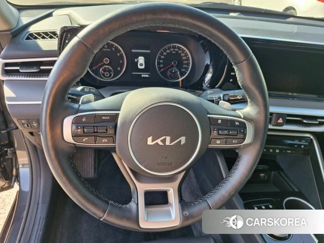 Kia K5 3rd generation 2023 Серый из Кореи, фото 4