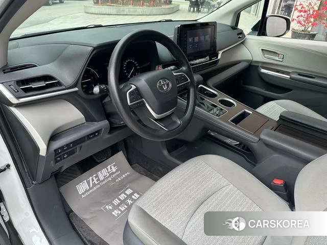 Toyota Sienna 2023 Белый из Китая, фото 4