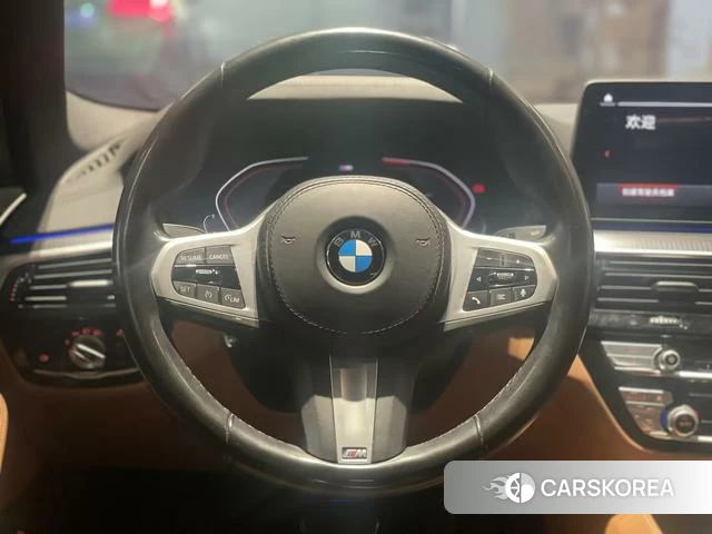 BMW 5 series 2021 Серебристо-серый из Китая, фото 4
