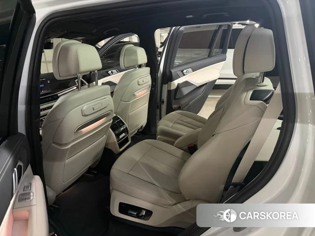 BMW X7 (G07) 2025 Белый из Кореи, фото 4