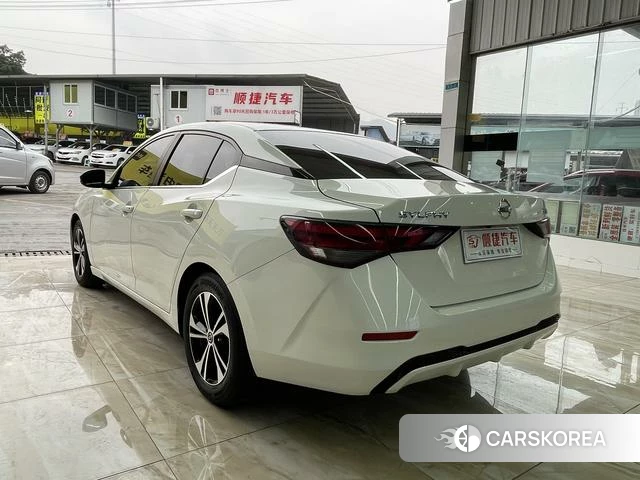 Nissan Sylphy 2021 Белый из Китая, фото 4