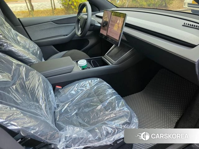 Tesla Model Y 2026 Черный двухцветный из Кореи, фото 4