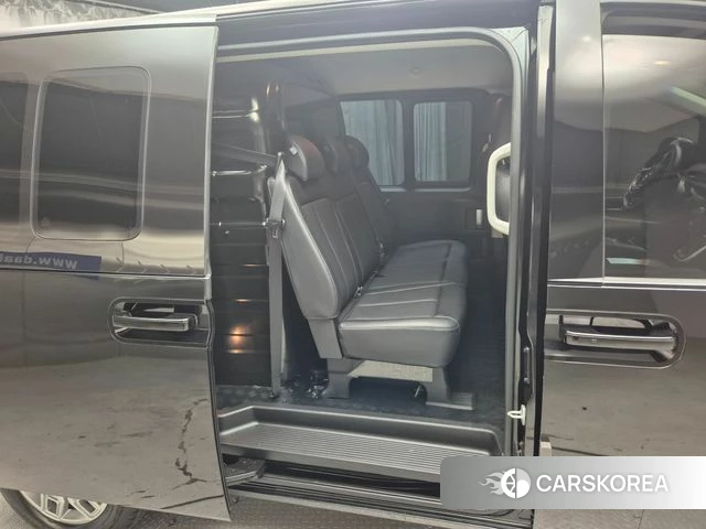 Hyundai Staria 2023 Черный из Кореи, фото 4