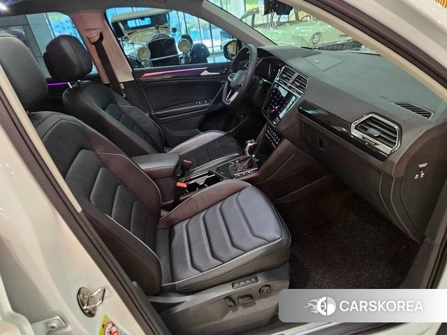 Volkswagen Tiguan second Generation 2022 Белый из Кореи, фото 4