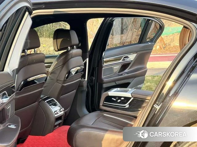 BMW 7 series 2021 Черный из Китая, фото 4