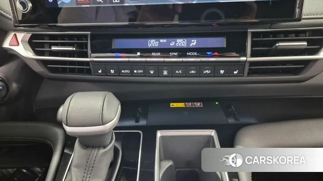 Toyota Sienna 4th Generation 2025 Белый из Кореи, фото 4