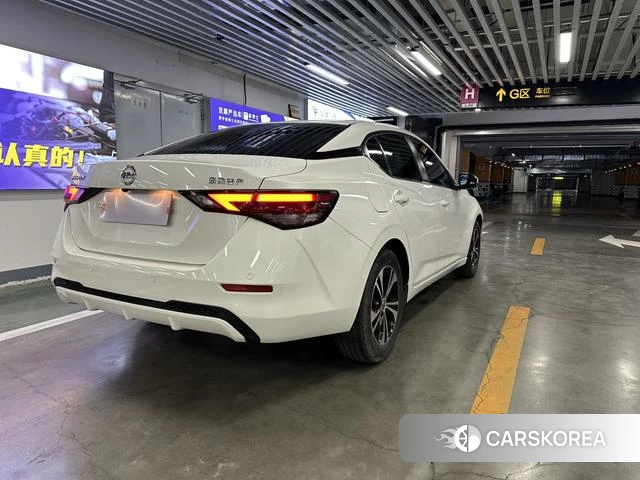 Nissan Sylphy 2022 Белый из Китая, фото 4