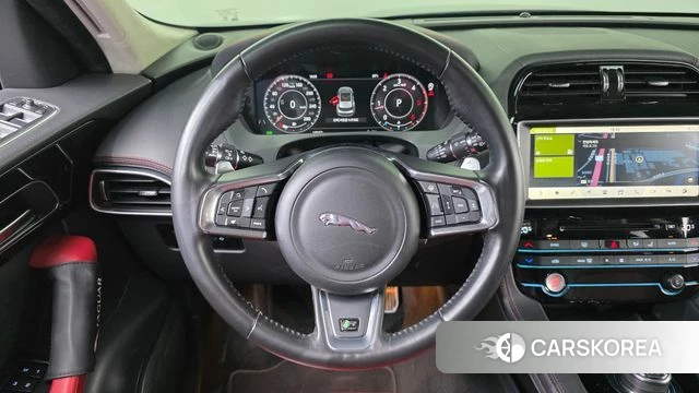 Jaguar F-PACE 2019 Черный из Кореи, фото 4