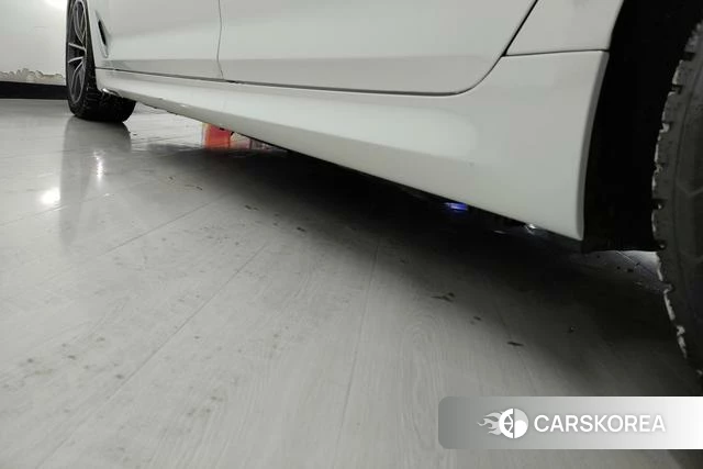 BMW 5 series PHEV 2022 Белый из Китая, фото 4