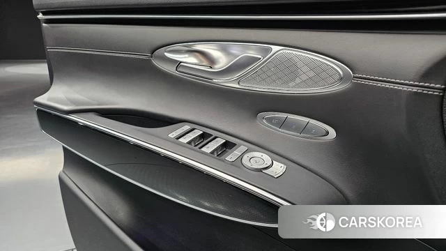 Genesis GV70 2023 Черный из Кореи, фото 4