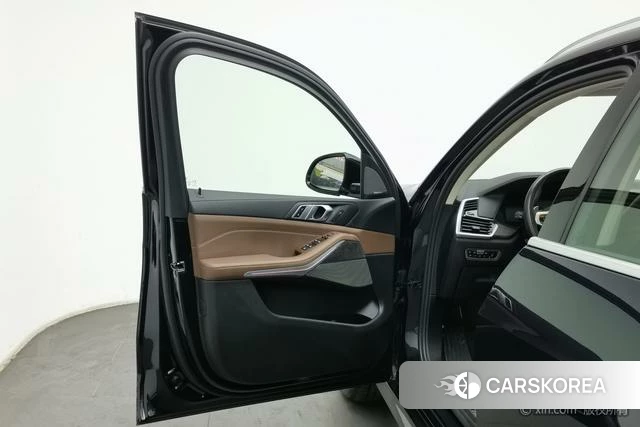BMW X5 2021 Черный из Китая, фото 4