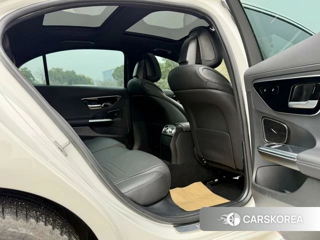 Mercedes-Benz C-class 2024 Белый из Китая, фото 4
