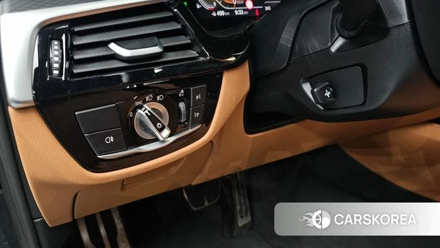 BMW 5 Series (G30) 2023 Черный из Кореи, фото 4