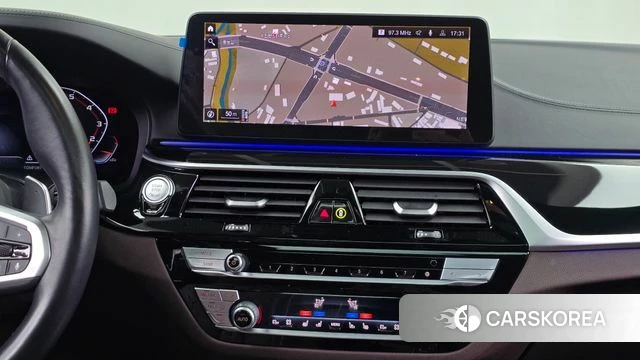 BMW 5 Series (G30) 2022 Черный из Кореи, фото 4