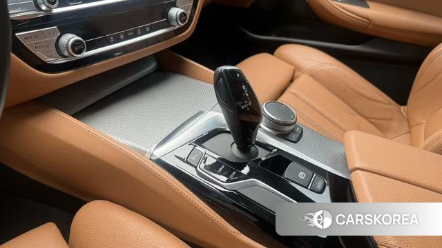 BMW 5 series 2020 Серебристо-серый из Китая, фото 4