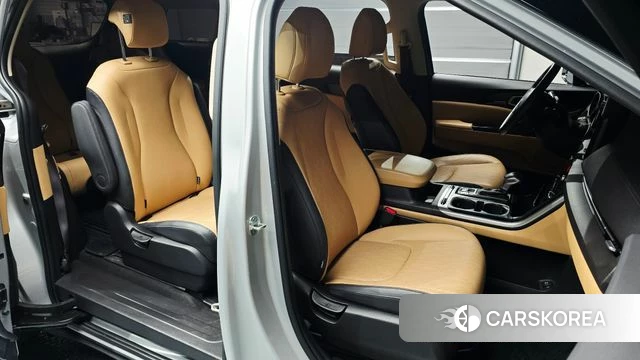Kia Carnival 4th generation 2022 Серебряный из Кореи, фото 4