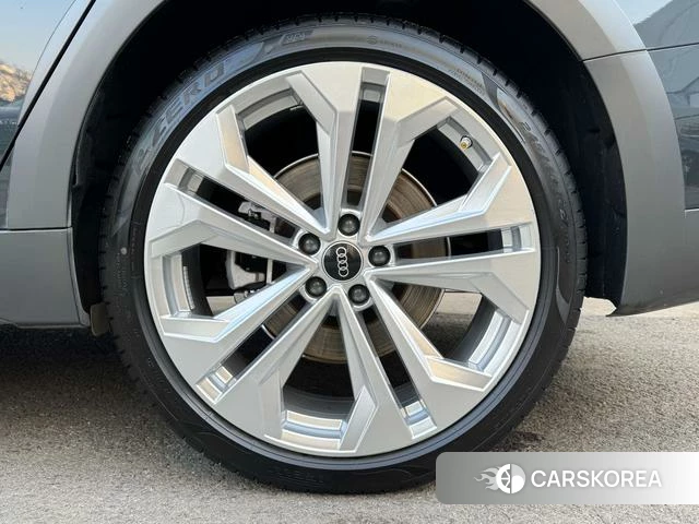 Audi A6 2022 Черный из Китая, фото 4