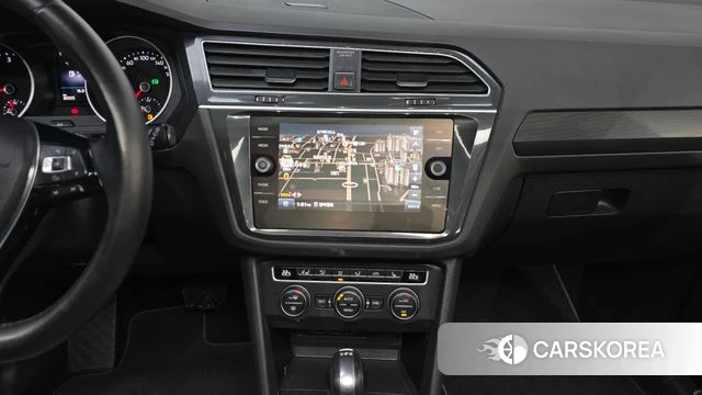 Volkswagen Tiguan second Generation 2018 Белый из Кореи, фото 4
