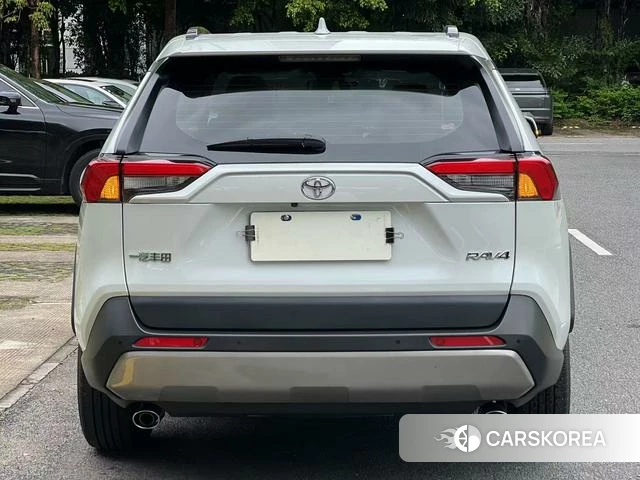 Toyota RAV4 2024 Белый из Китая, фото 4