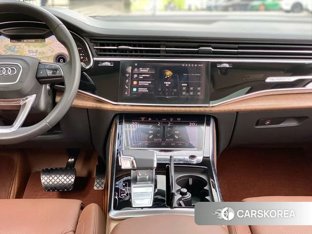 Audi Q7 2021 Черный из Китая, фото 4