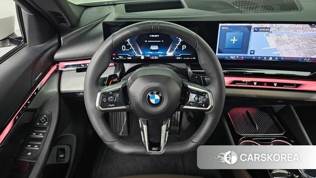 BMW 5 Series (G60) 2025 Белый из Кореи, фото 4