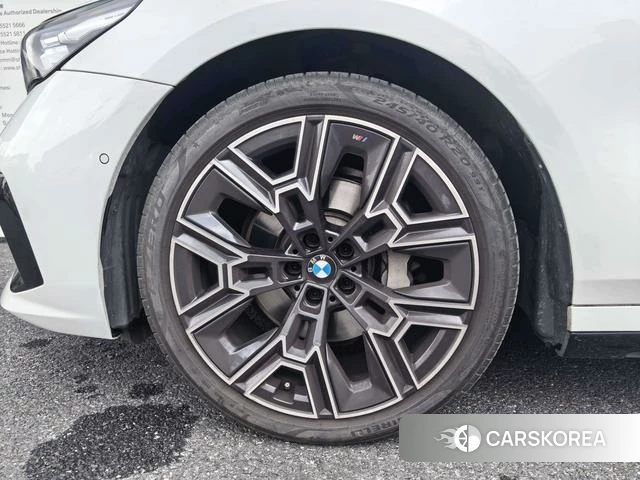 BMW 5 series 2024 Белый из Китая, фото 4