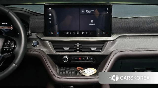 Ford Explorer 6th Generation 2025 Белый из Кореи, фото 4