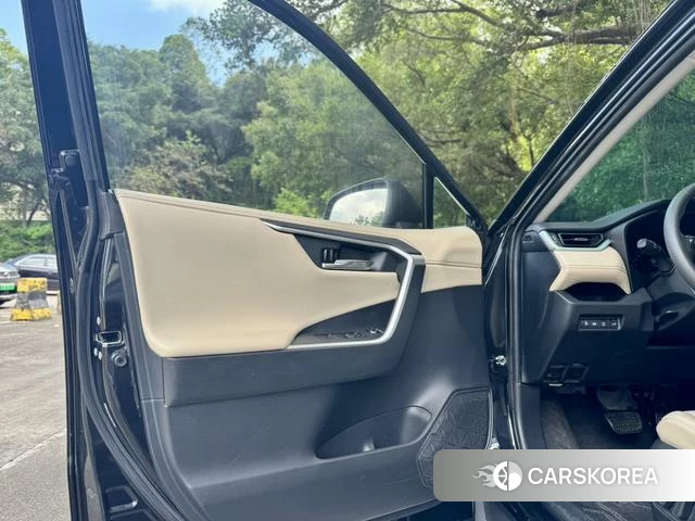 Toyota RAV4 2022 Черный из Китая, фото 4