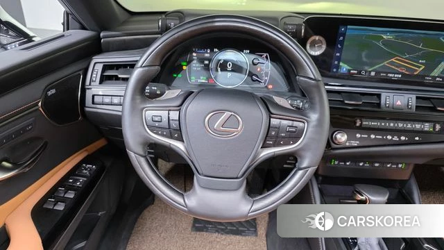 Lexus ES300h 7th generation 2025 Песочный из Кореи, фото 4