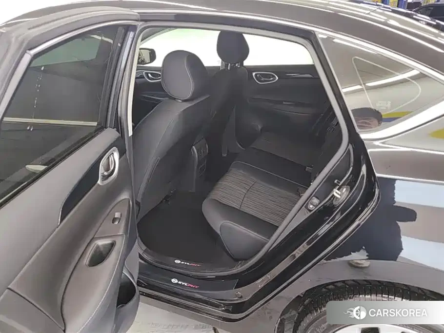 Nissan Sylphy 2025 Черный из Китая, фото 4