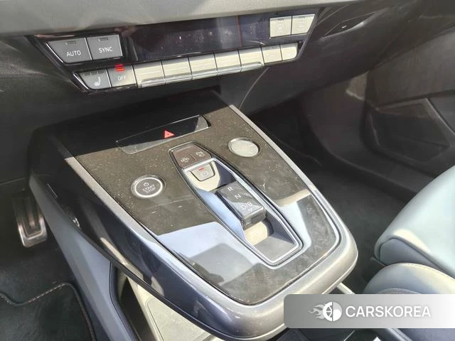 Audi Q4 2024 Темно-серый из Китая, фото 4
