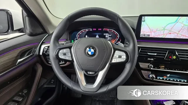 BMW 5 Series (G30) 2023 Белый из Кореи, фото 4