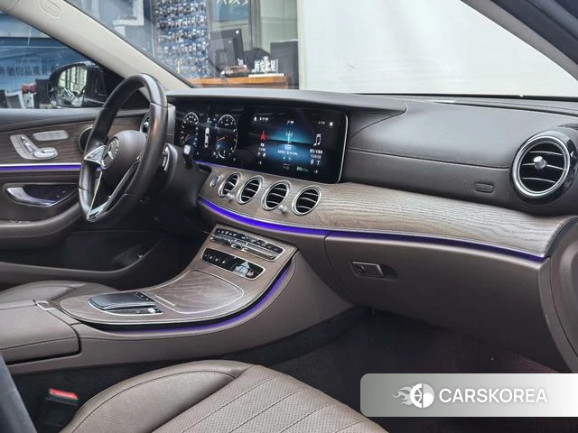 Mercedes-Benz E-Class 2023 Зеленый из Китая, фото 4