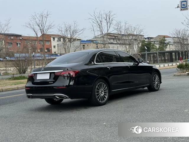 Mercedes-Benz E-Class 2023 Черный из Китая, фото 4