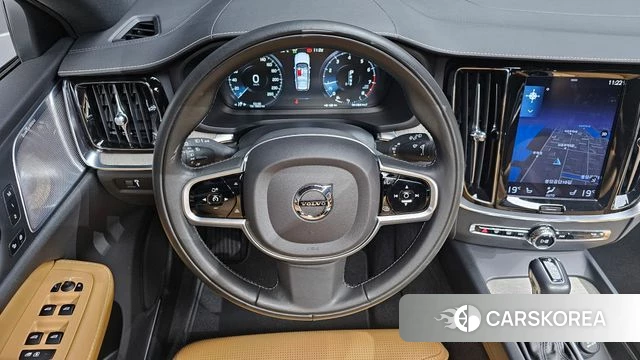 Volvo V60 Cross-Country 2nd Generation 2019 Белый из Кореи, фото 4