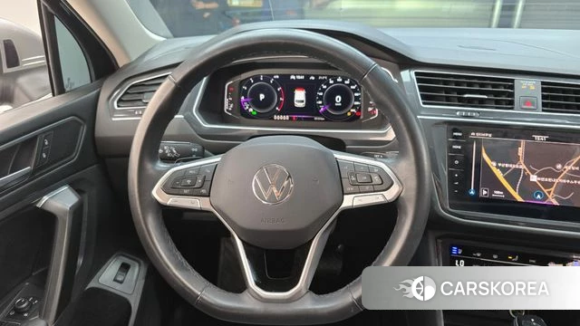 Volkswagen Tiguan Allspace 2022 Черный из Кореи, фото 4