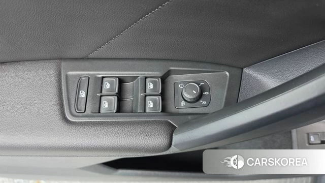 Volkswagen Tiguan second Generation 2021 Серебристо-серый из Кореи, фото 4