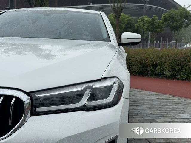 BMW 5 series 2021 Белый из Китая, фото 4