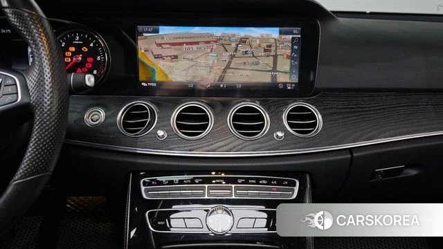 Mercedes-Benz E-Class W213 2018 Белый из Кореи, фото 4