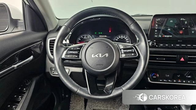 Kia Seltos 2022 Белый из Кореи, фото 4