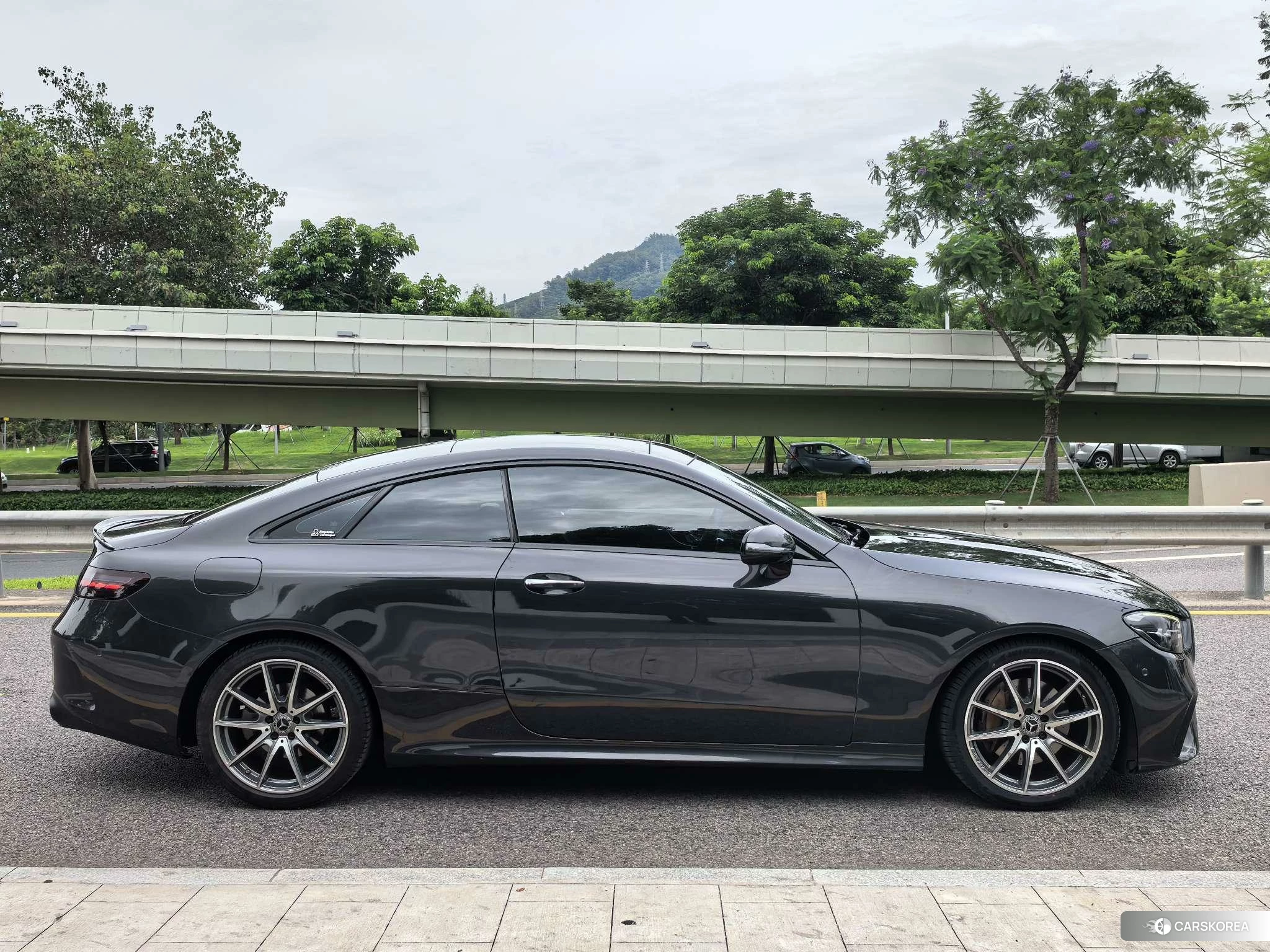 Mercedes-Benz E-Class 2020 Темно-серый из Китая, фото 4