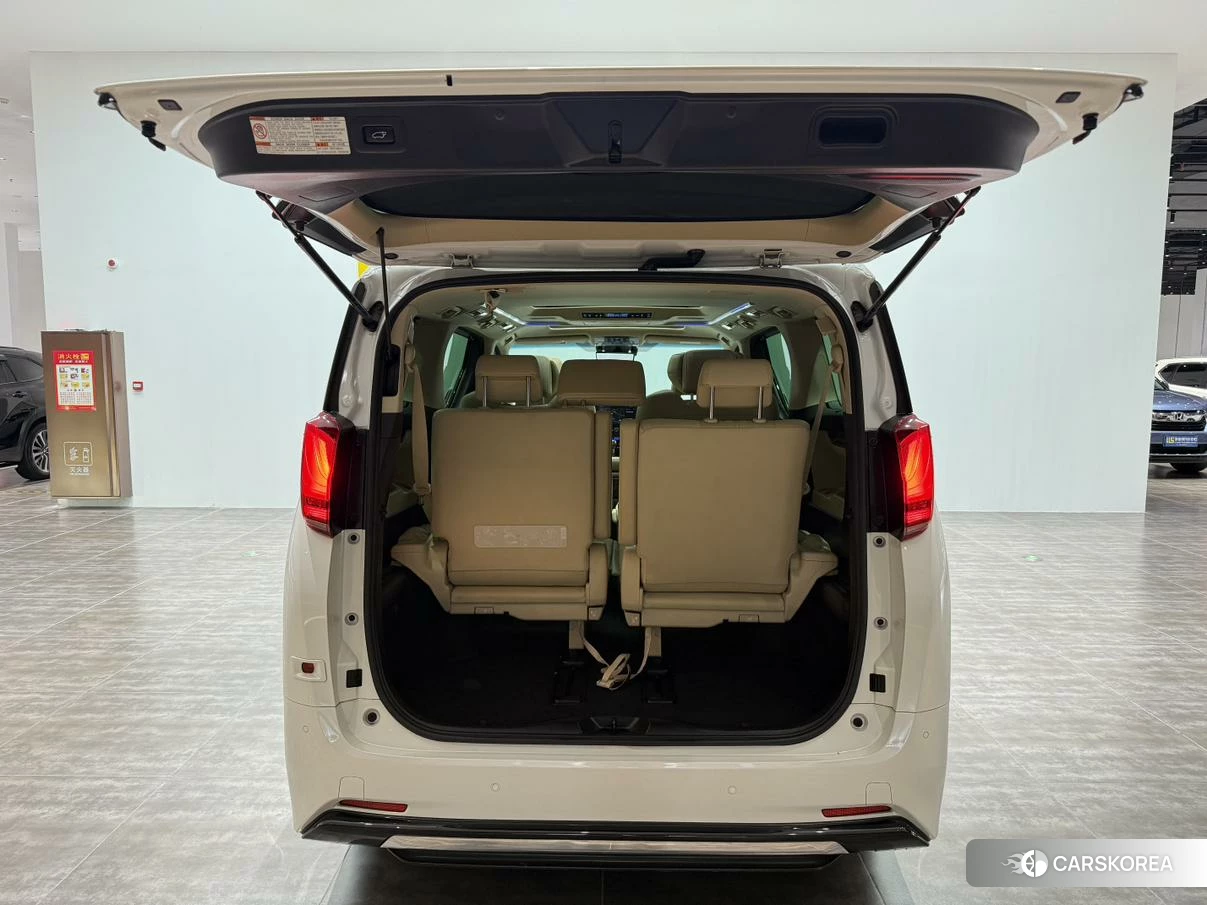 Toyota Alphard 2021 Белый из Китая, фото 4