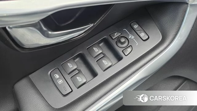Volvo V40 2018 Светло-серебряный цвет из Кореи, фото 4