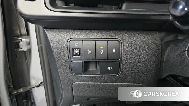 Hyundai Staria 2023 Серебряный из Кореи, фото 4