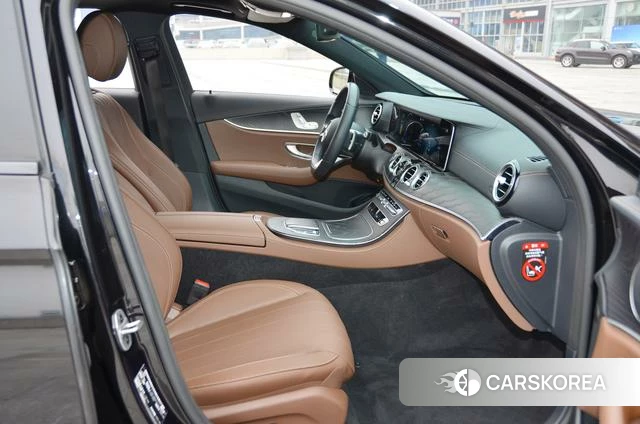 Mercedes-Benz E-Class 2021 Черный из Китая, фото 4